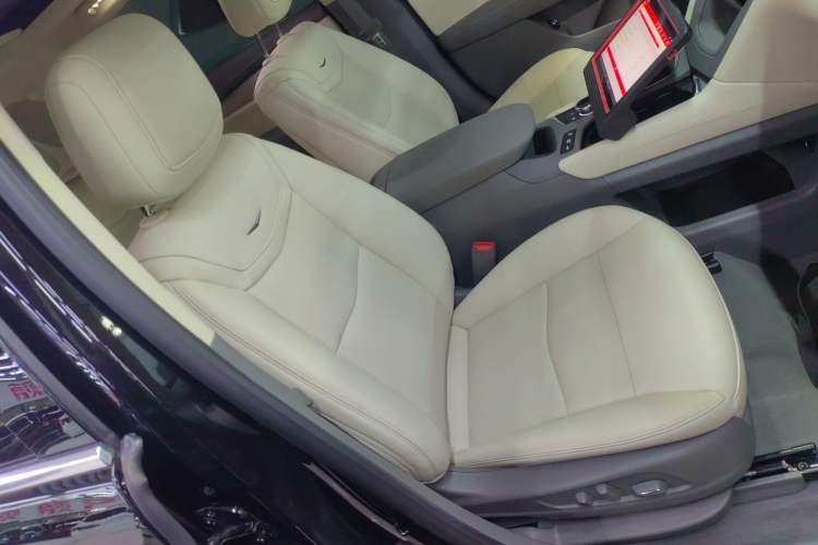 Used Cadillac XT5 2023 2.0T Two-Wheel-Drive Fashion Edition Right Front Seat