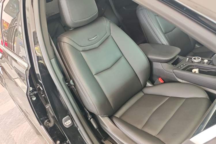 Used Cadillac XT5 2023 2.0T Two-Wheel-Drive Fashion Edition Right Front Seat