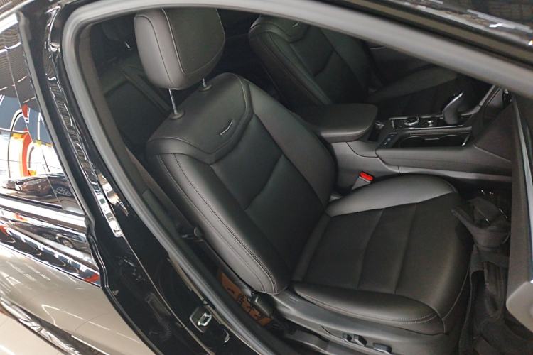 Used Cadillac XT5 2023 2.0T Two-Wheel-Drive Fashion Edition Right Front Seat