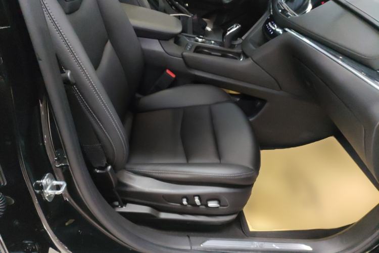Used Cadillac XT5 2023 2.0T Two-Wheel-Drive Fashion Edition Right Front Seat