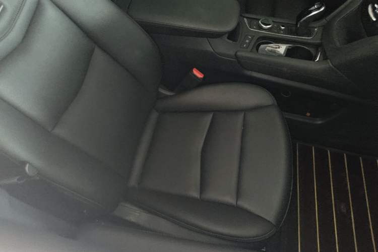 Used Cadillac XT5 2023 2.0T Two-Wheel-Drive Fashion Edition Right Front Seat