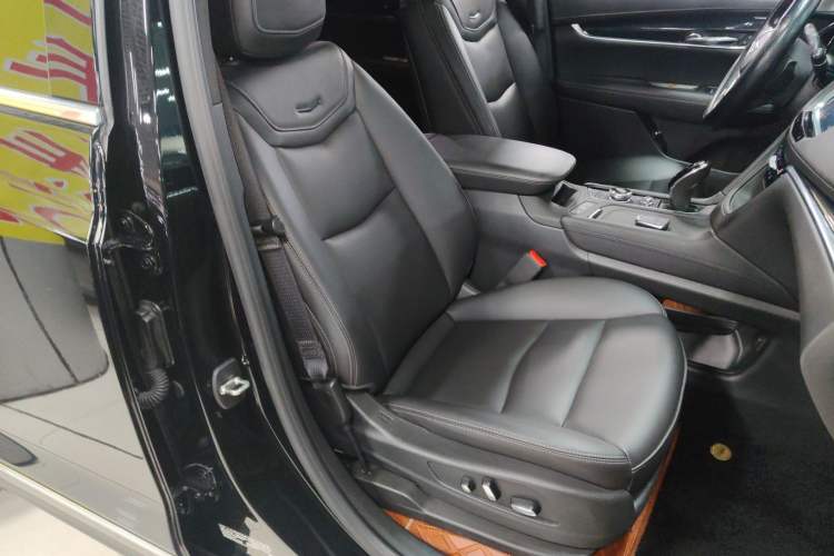 Used Cadillac XT5 2023 2.0T Two-Wheel-Drive Fashion Edition Right Front Seat
