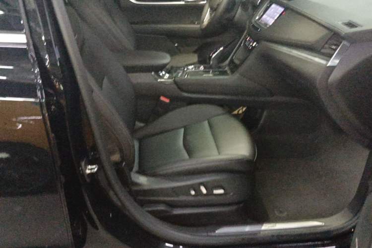 Used Cadillac XT5 2023 2.0T Two-Wheel-Drive Fashion Edition Right Front Seat