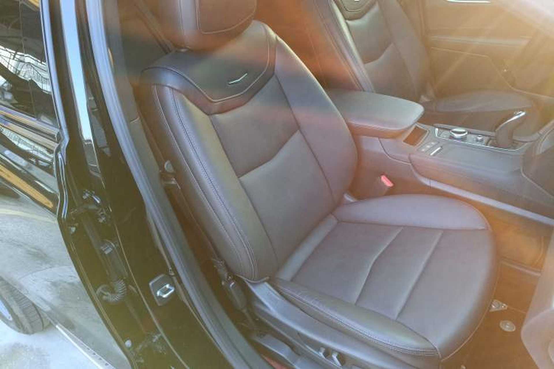 Used Cadillac XT5 2023 2.0T Four-Wheel Drive Prestige Version (Ultimate Edition) Right Front Seat