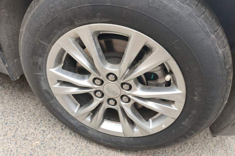 Used Cadillac XT5 2023 2.0T Two-Wheel-Drive Fashion Edition Right Front Wheel Hub