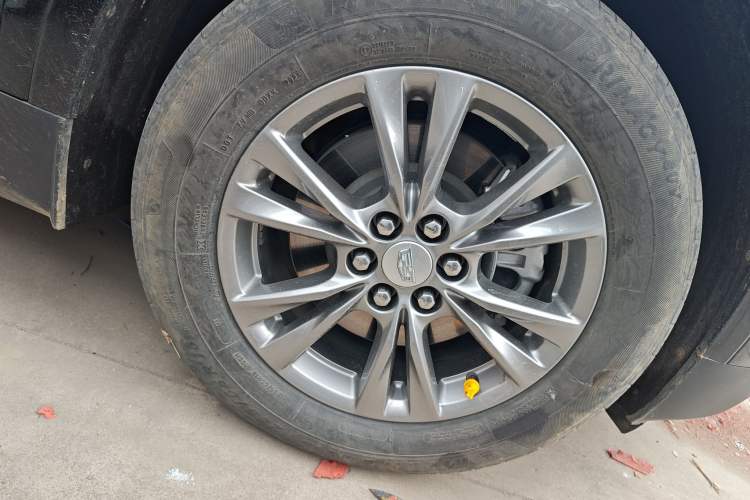 Used Cadillac XT5 2023 2.0T Two-Wheel-Drive Fashion Edition Right Front Wheel Hub
