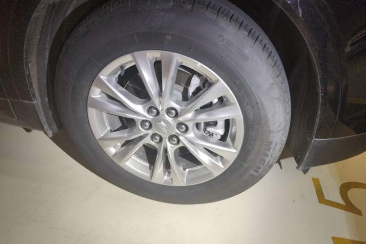 Used Cadillac XT5 2023 2.0T Two-Wheel-Drive Fashion Edition Right Front Wheel Hub