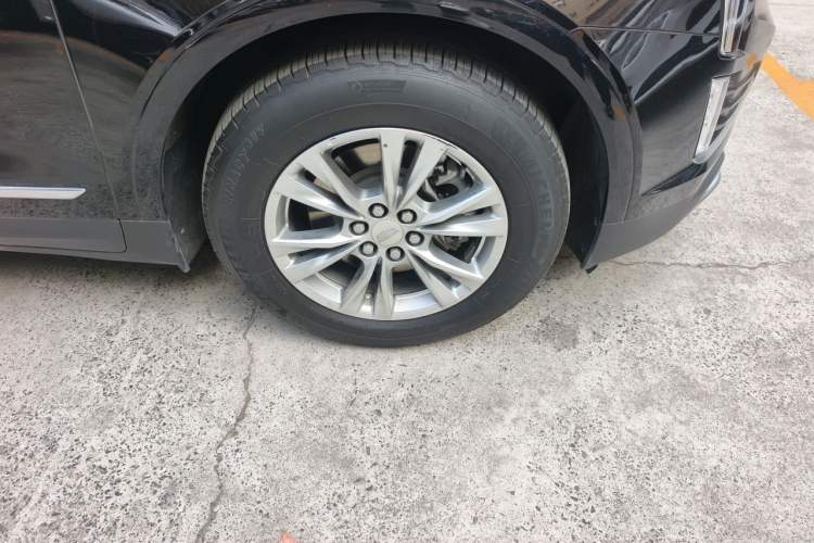 Used Cadillac XT5 2023 2.0T Two-Wheel-Drive Fashion Edition Right Front Wheel Hub