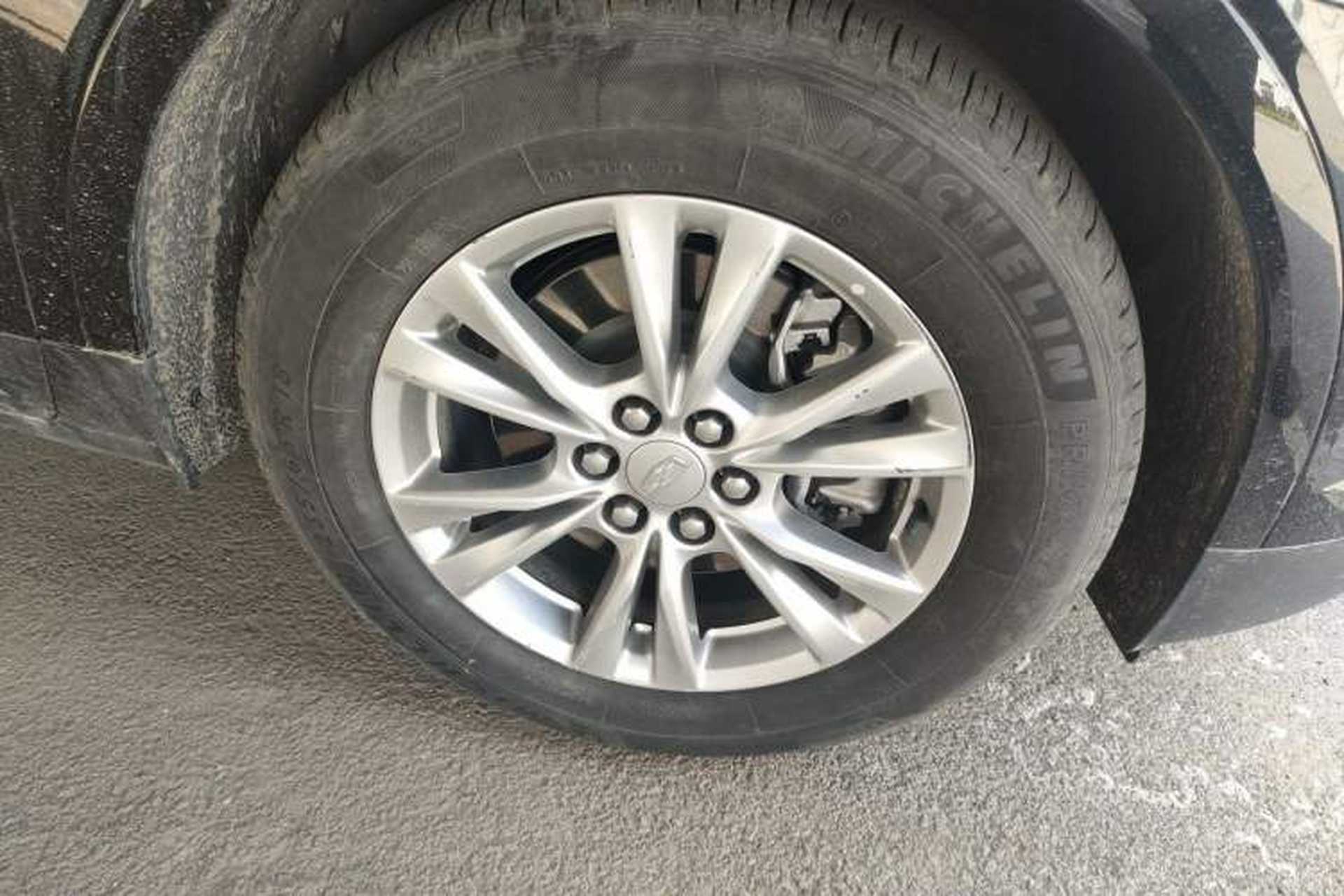 Used Cadillac XT5 2023 2.0T Two-Wheel-Drive Fashion Edition Right Front Wheel Hub