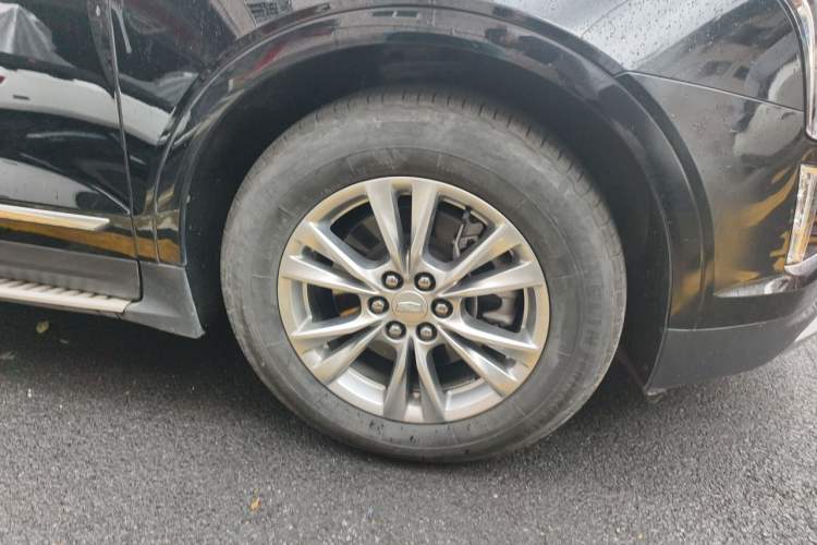 Used Cadillac XT5 2023 2.0T Two-Wheel-Drive Fashion Edition Right Front Wheel Hub