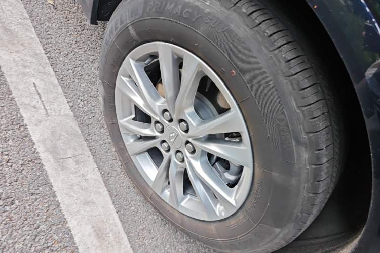 Used Cadillac XT5 2023 2.0T Two-Wheel-Drive Fashion Edition Right Front Wheel Hub