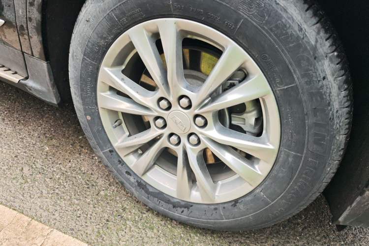 Used Cadillac XT5 2023 2.0T Two-Wheel-Drive Fashion Edition Right Front Wheel Hub