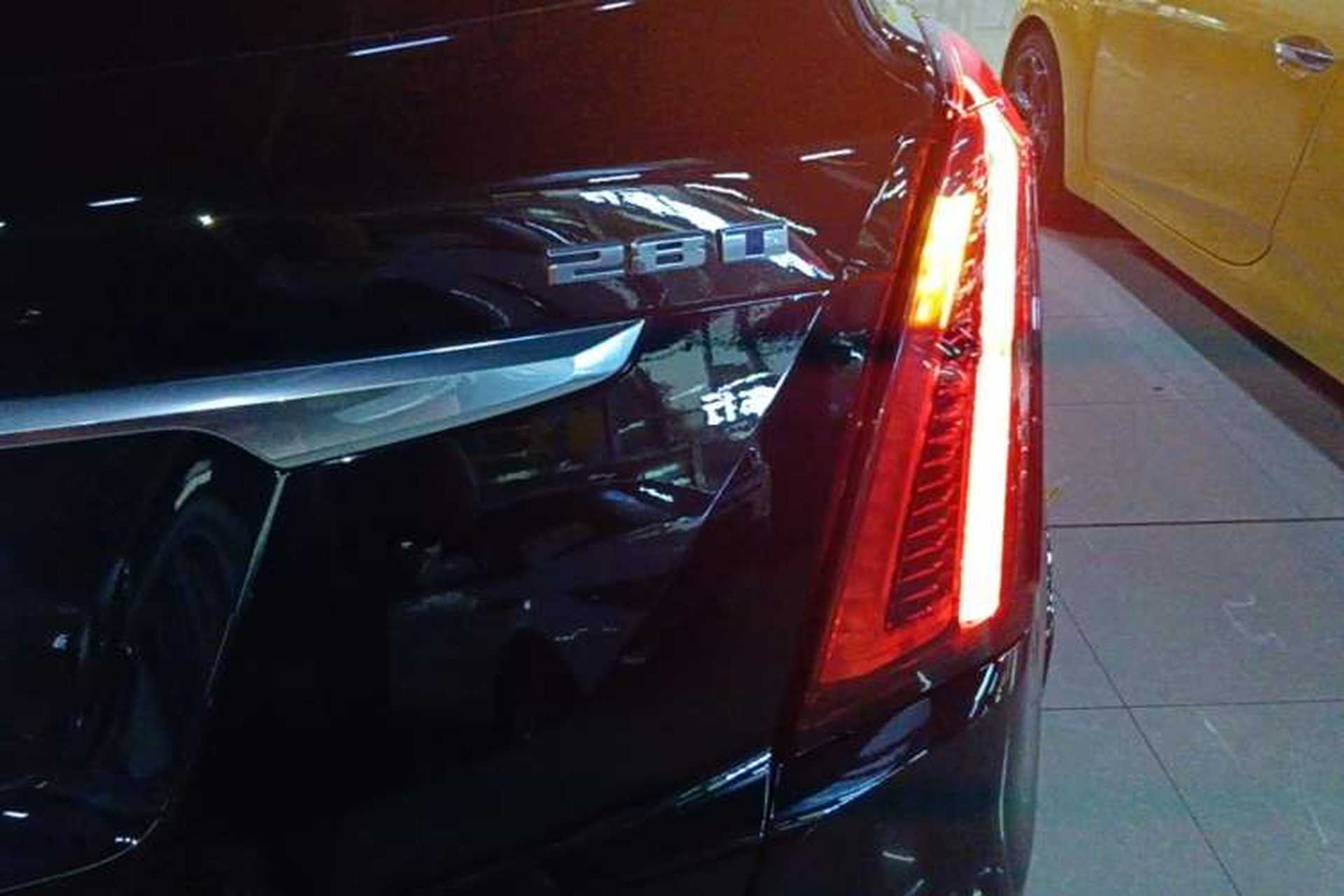 Used Cadillac XT5 2023 2.0T Two-Wheel-Drive Fashion Edition Right Rear Taillight