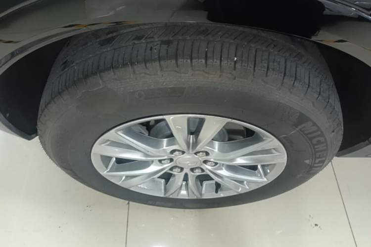 Used Cadillac XT5 2023 2.0T Two-Wheel-Drive Fashion Edition Right Rear Wheel Hub