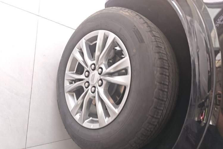 Used Cadillac XT5 2023 2.0T Two-Wheel-Drive Fashion Edition Right Rear Wheel Hub