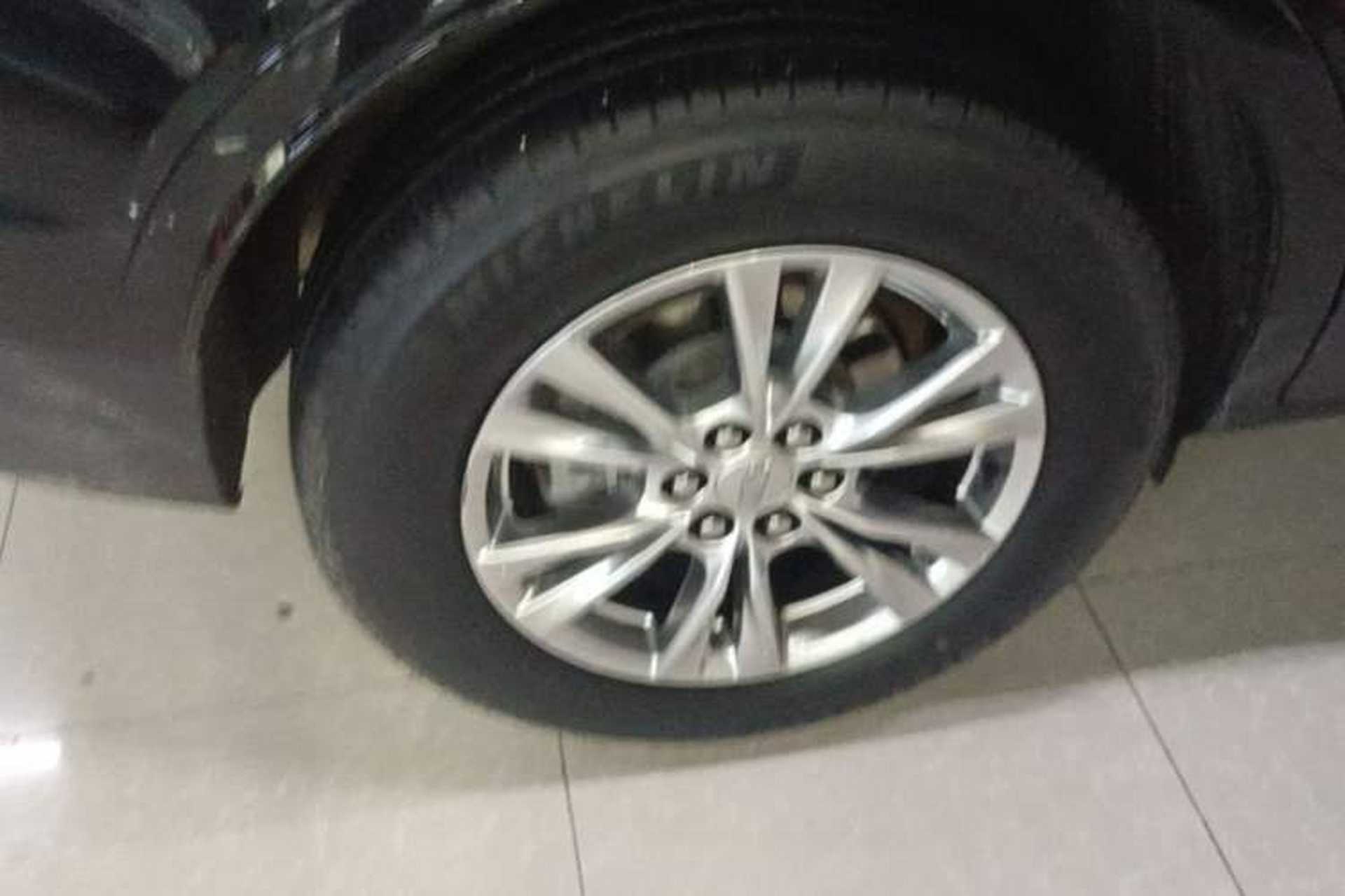 Used Cadillac XT5 2023 2.0T Two-Wheel-Drive Fashion Edition Right Rear Wheel Hub