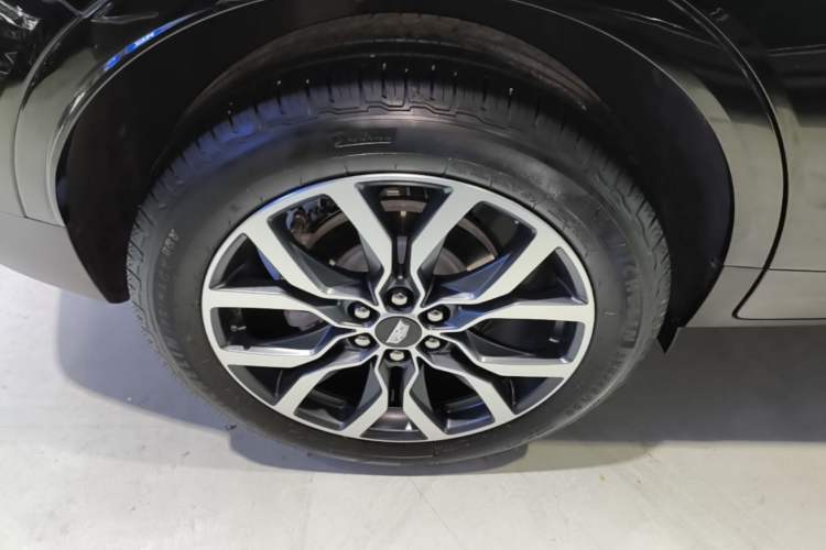 Used Cadillac XT5 2023 2.0T Four-Wheel Drive Prestige Version (Ultimate Edition) Right Rear Wheel Hub