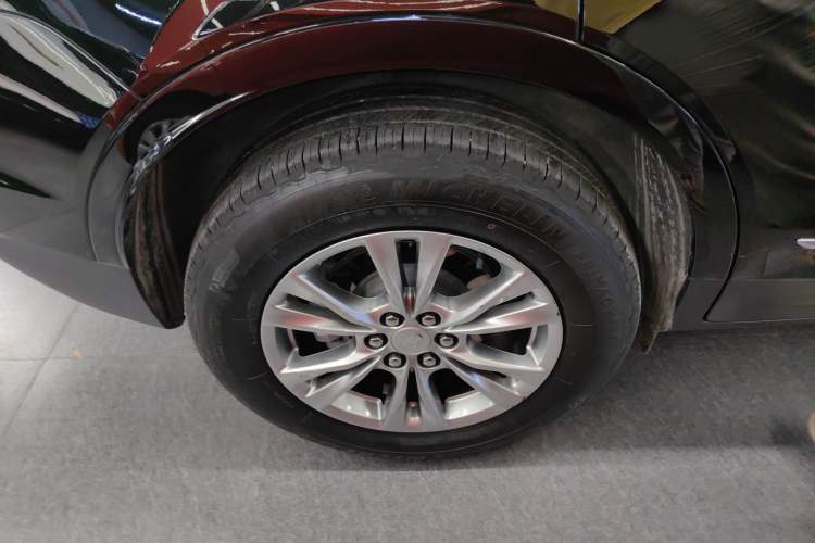 Used Cadillac XT5 2023 2.0T Two-Wheel-Drive Fashion Edition Right Rear Wheel Hub