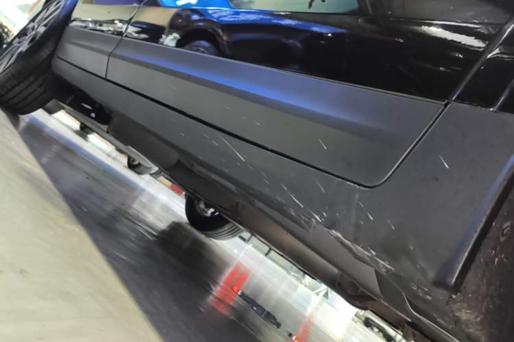 Used Cadillac XT5 2023 2.0T Four-Wheel Drive Prestige Version (Ultimate Edition) Right Side Sill