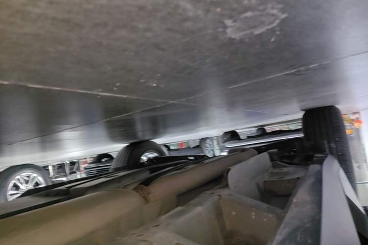 Used Cadillac XT5 2023 2.0T Four-Wheel Drive Prestige Version (Ultimate Edition) Right Side Sill