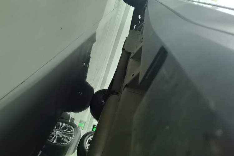 Used Cadillac XT5 2023 2.0T Two-Wheel-Drive Fashion Edition Right Side Sill