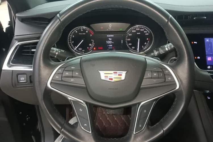 Used Cadillac XT5 2023 2.0T Two-Wheel-Drive Fashion Edition Steering Wheel