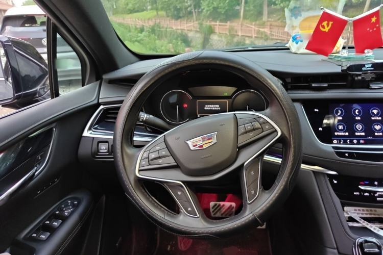 Used Cadillac XT5 2023 2.0T Two-Wheel-Drive Fashion Edition Steering Wheel