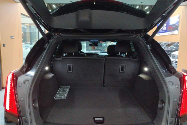 Used Cadillac XT5 2023 2.0T Two-Wheel-Drive Fashion Edition Trunk