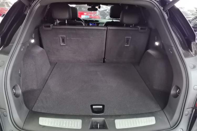 Used Cadillac XT5 2023 2.0T Two-Wheel-Drive Fashion Edition Trunk