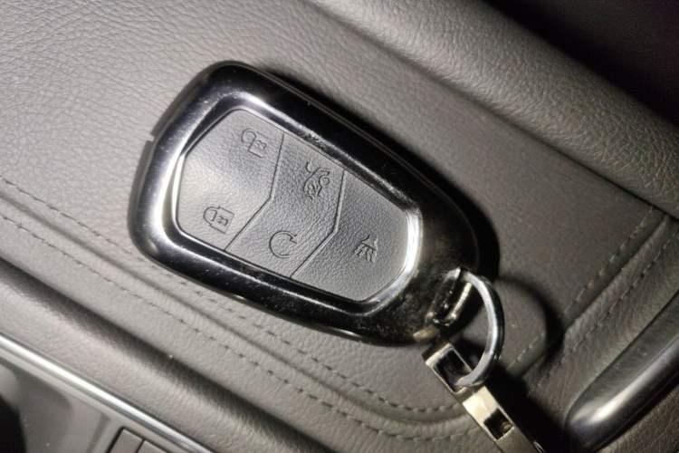 Used Cadillac XT5 2023 2.0T Two-Wheel-Drive Fashion Edition Vehicle Key