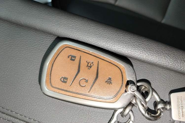Used Cadillac XT5 2023 2.0T Two-Wheel-Drive Fashion Edition Vehicle Key