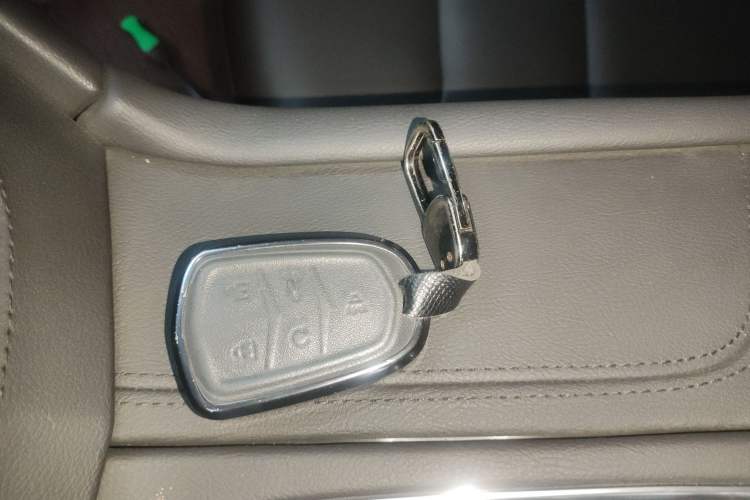 Used Cadillac XT5 2023 2.0T Two-Wheel-Drive Fashion Edition Vehicle Key