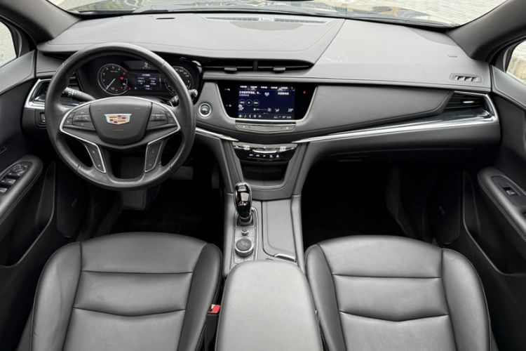 Used Cadillac XT5 2023 2.0T Two-Wheel-Drive Fashion Edition Audio And AC Panel