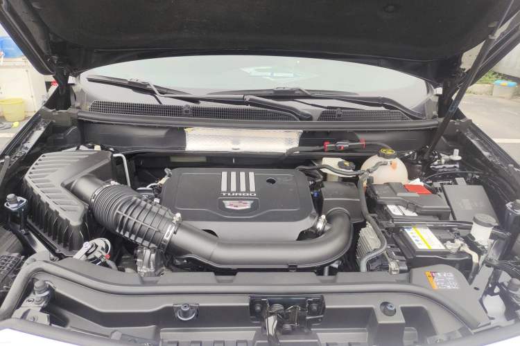 Used Cadillac XT5 2023 2.0T Four-Wheel Drive Prestige Version (Ultimate Edition) Engine Bay
