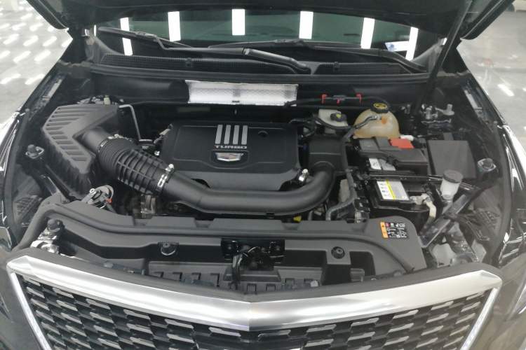 Used Cadillac XT5 2023 2.0T Two-Wheel-Drive Fashion Edition Engine Bay