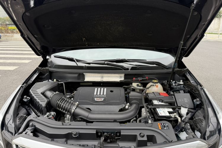 Used Cadillac XT5 2023 2.0T Two-Wheel-Drive Fashion Edition Engine Bay