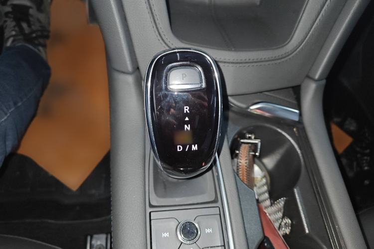 Used Cadillac XT5 2023 2.0T Four-Wheel Drive Prestige Version (Ultimate Edition) Gear Lever