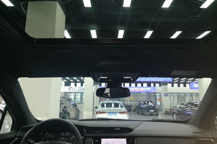Used Cadillac XT5 2023 2.0T Two-Wheel-Drive Fashion Edition Headliner
