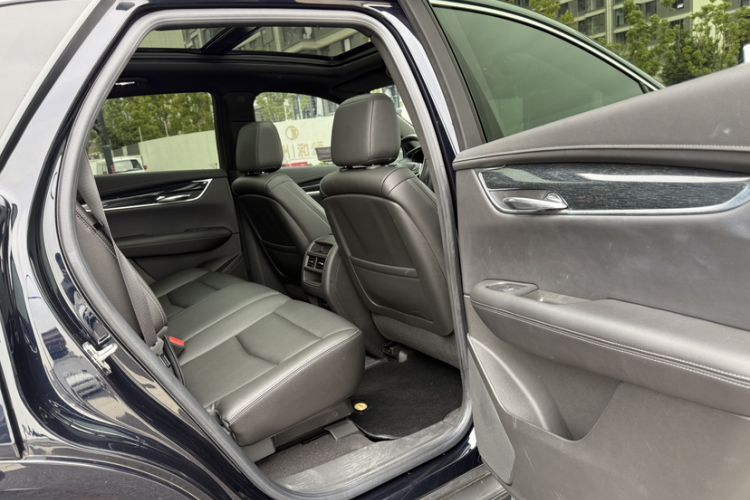 Used Cadillac XT5 2023 2.0T Two-Wheel-Drive Fashion Edition Interior 10