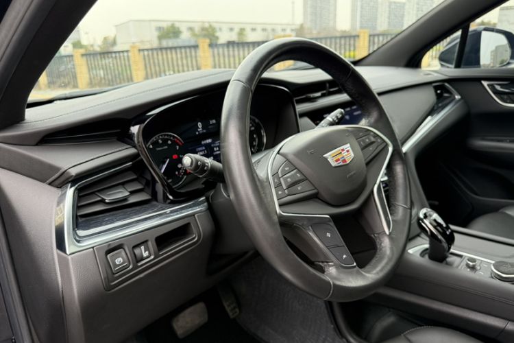 Used Cadillac XT5 2023 2.0T Two-Wheel-Drive Fashion Edition Interior 10