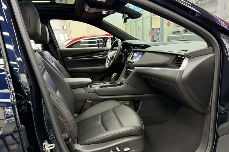 Used Cadillac XT5 2023 2.0T Two-Wheel-Drive Fashion Edition Interior 2