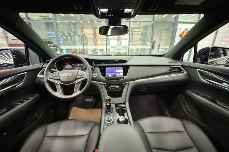 Used Cadillac XT5 2023 2.0T Two-Wheel-Drive Fashion Edition Interior 3