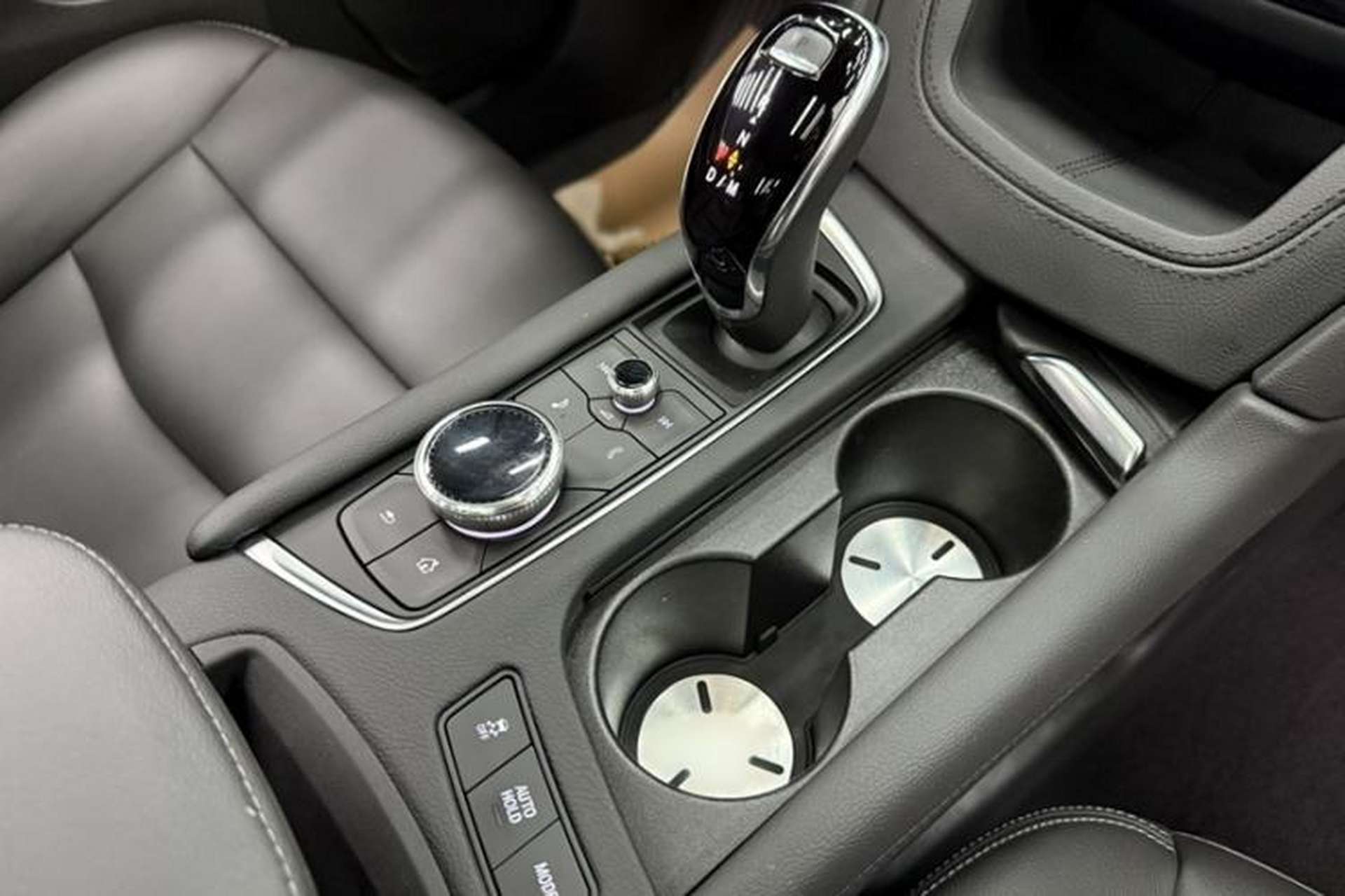 Used Cadillac XT5 2023 2.0T Two-Wheel-Drive Fashion Edition Interior 4