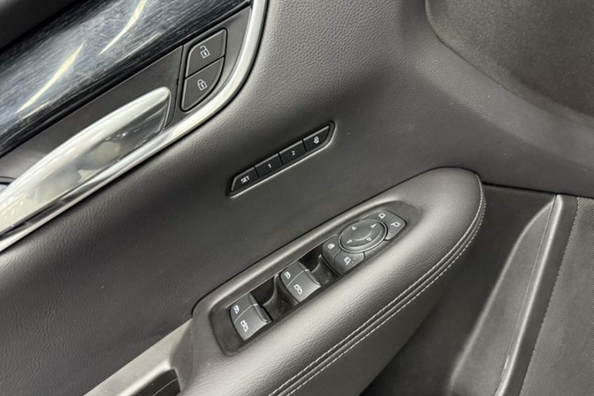Used Cadillac XT5 2023 2.0T Two-Wheel-Drive Fashion Edition Interior 5