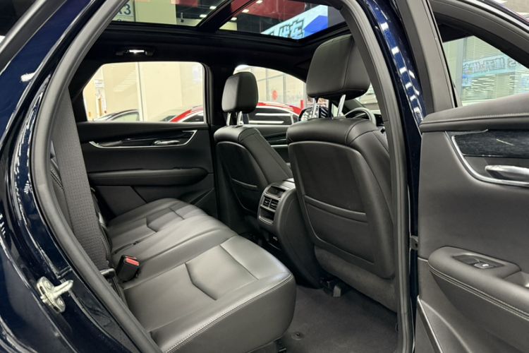 Used Cadillac XT5 2023 2.0T Two-Wheel-Drive Fashion Edition Interior 6