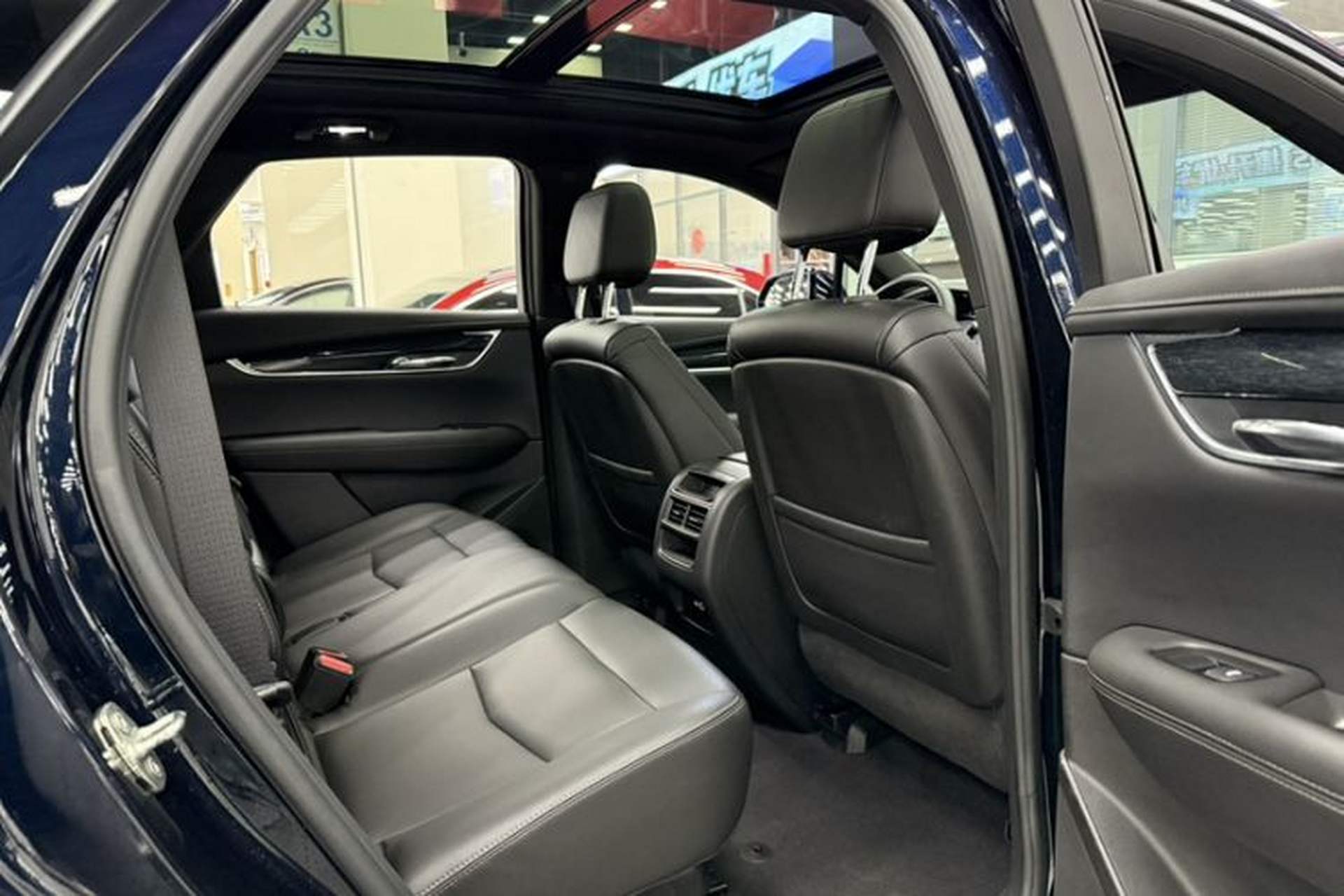 Used Cadillac XT5 2023 2.0T Two-Wheel-Drive Fashion Edition Interior 6