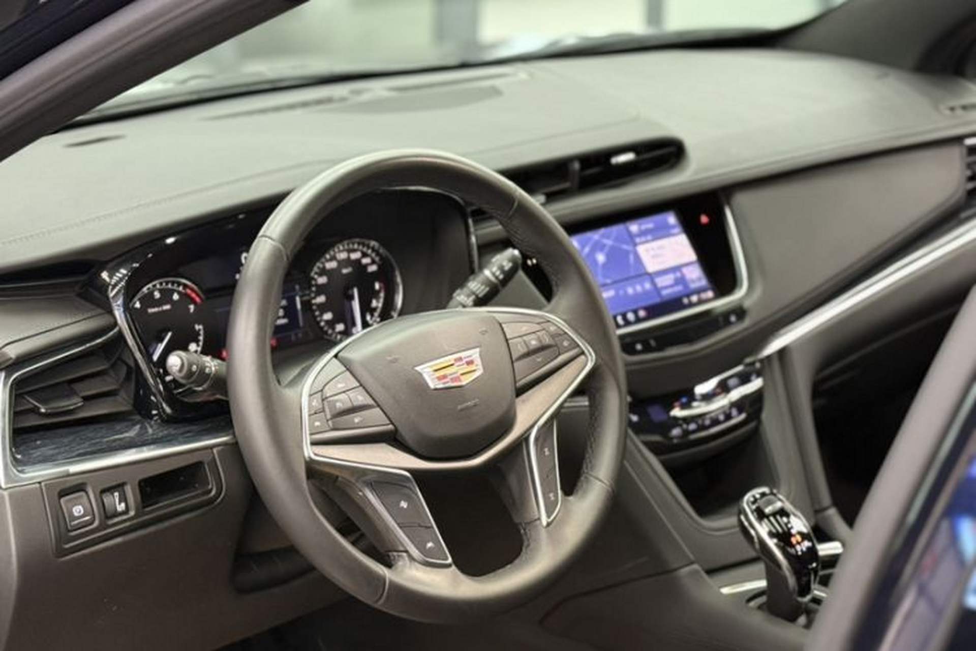 Used Cadillac XT5 2023 2.0T Two-Wheel-Drive Fashion Edition Interior 7