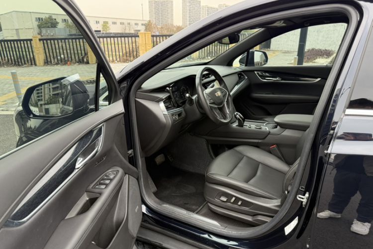 Used Cadillac XT5 2023 2.0T Two-Wheel-Drive Fashion Edition Interior 7