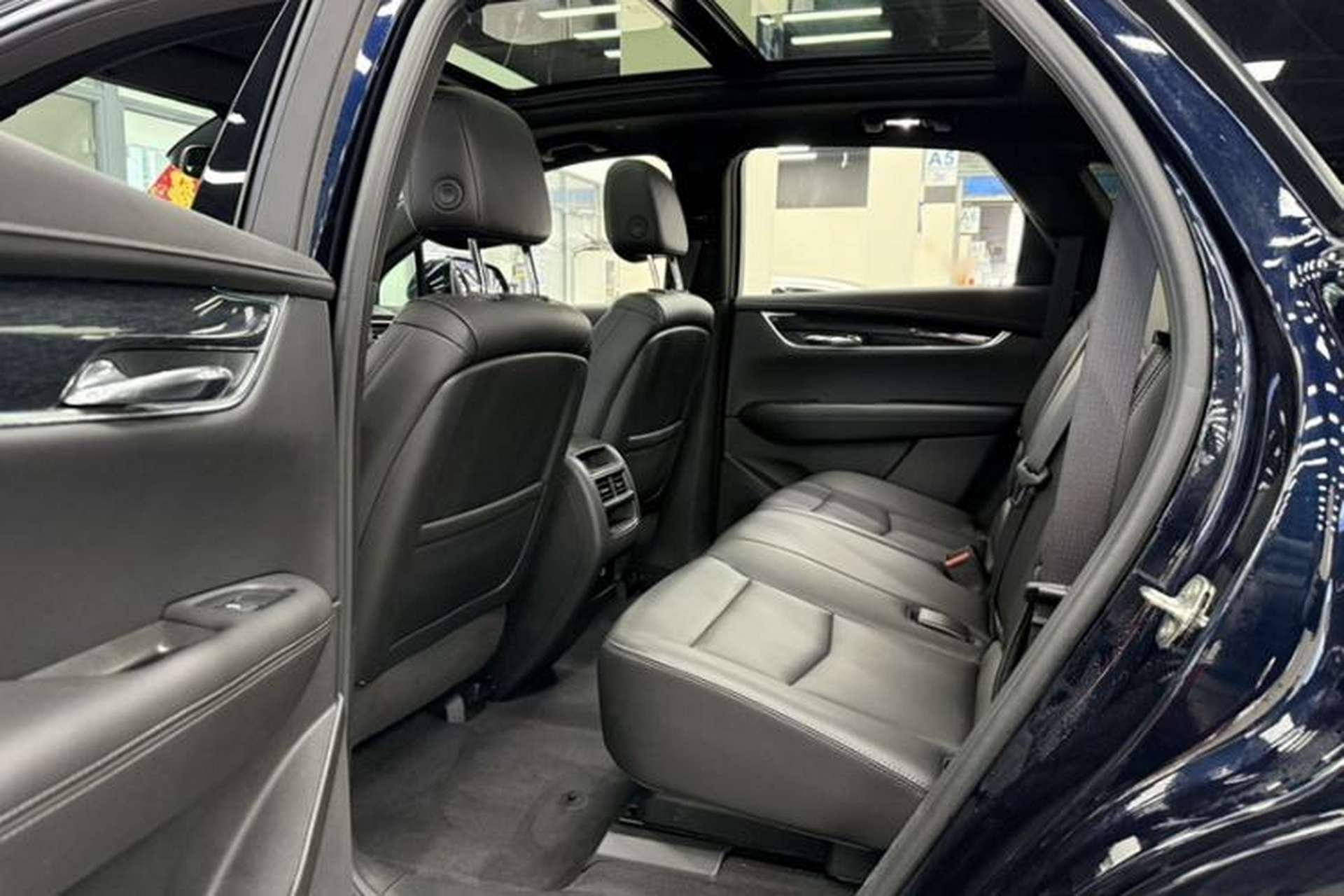 Used Cadillac XT5 2023 2.0T Two-Wheel-Drive Fashion Edition Interior 8
