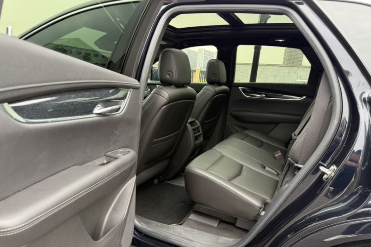 Used Cadillac XT5 2023 2.0T Two-Wheel-Drive Fashion Edition Interior 8